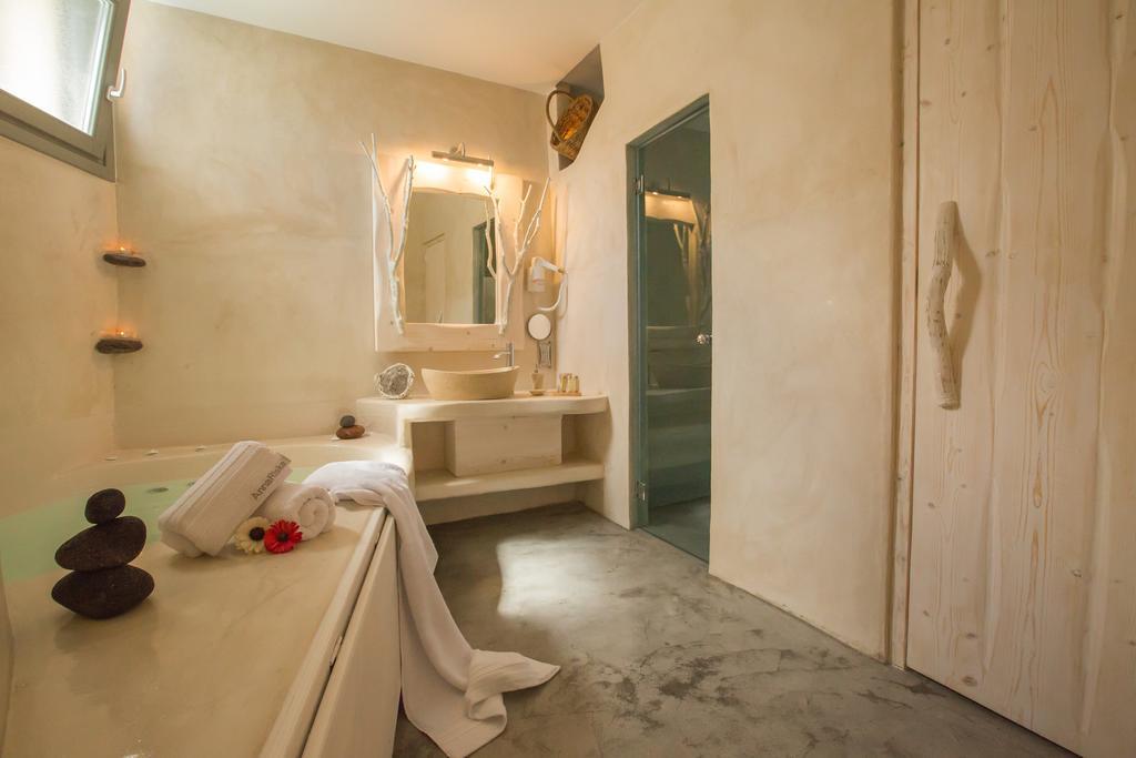 Love Nest With Hot Tub, Hammam & Outdoor Cinema Akrotírion المظهر الخارجي الصورة