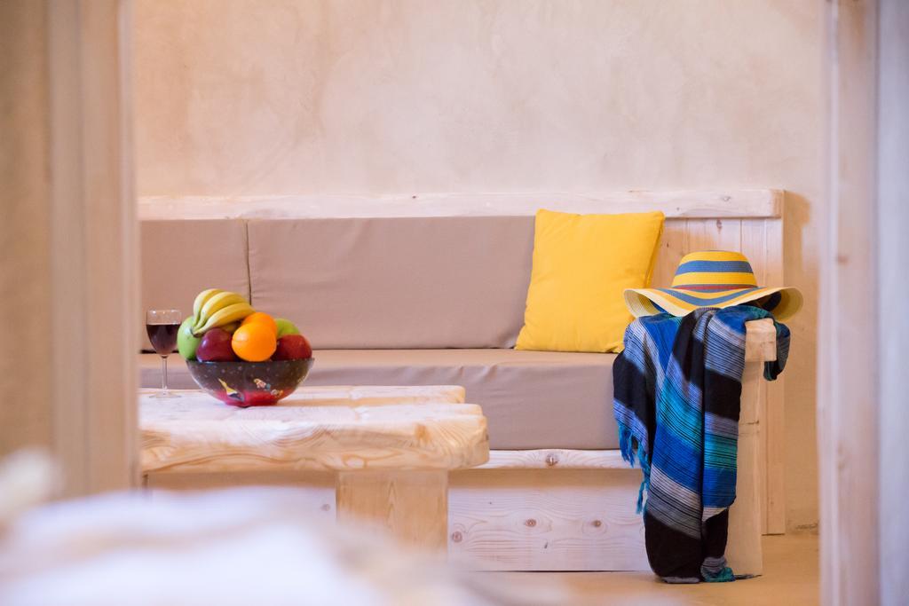 Love Nest With Hot Tub, Hammam & Outdoor Cinema Akrotírion المظهر الخارجي الصورة