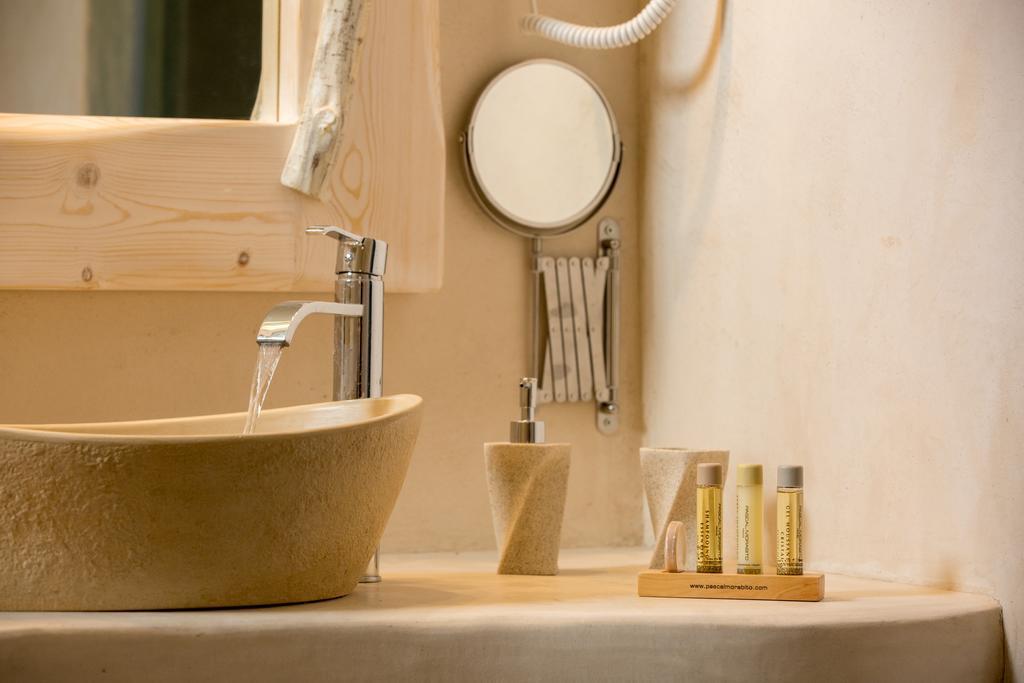 Love Nest With Hot Tub, Hammam & Outdoor Cinema Akrotírion المظهر الخارجي الصورة