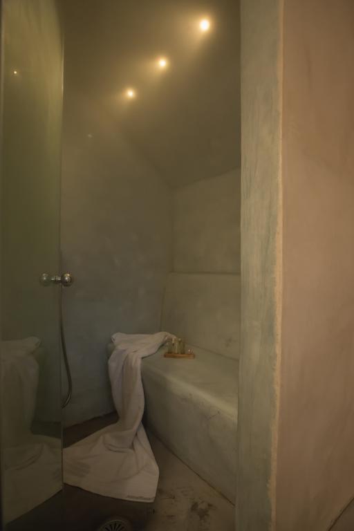Love Nest With Hot Tub, Hammam & Outdoor Cinema Akrotírion المظهر الخارجي الصورة